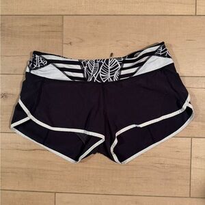 Lululemon Speed Up 2.5” Shorts Black and White